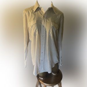 WESTERN FASHIONS long sleeve collard shirt with pearl snap buttons